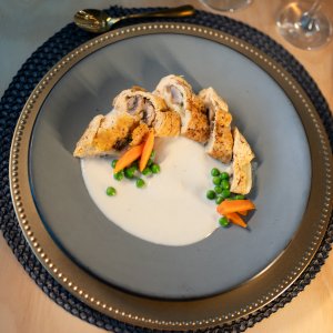 Rollo de pollo y champiñones